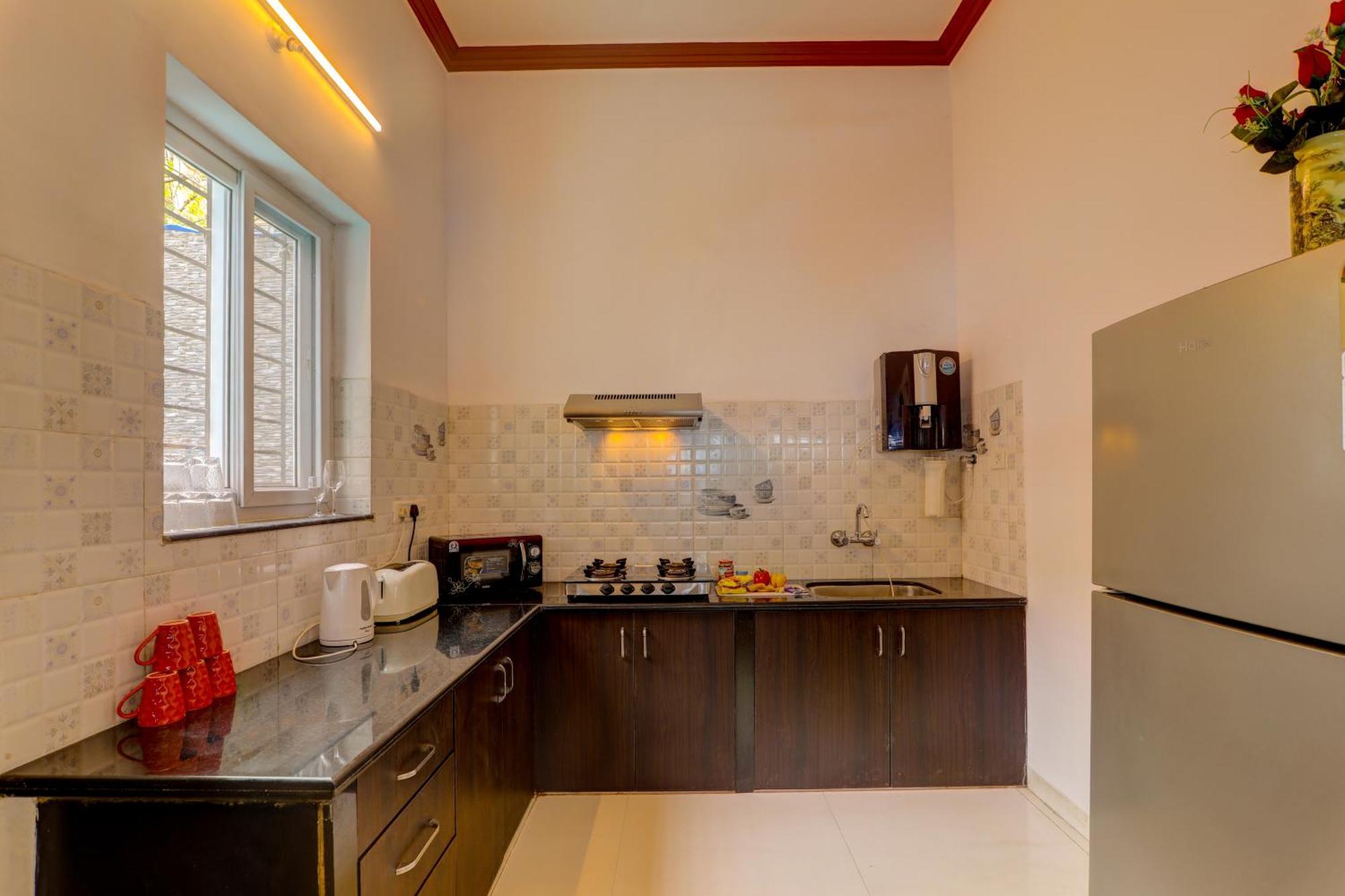 Jaqk Holidays - 9Bhk Villa For Big Groups, Private Pool-Wifi-Cartaker-Parking, North Goa バガ エクステリア 写真