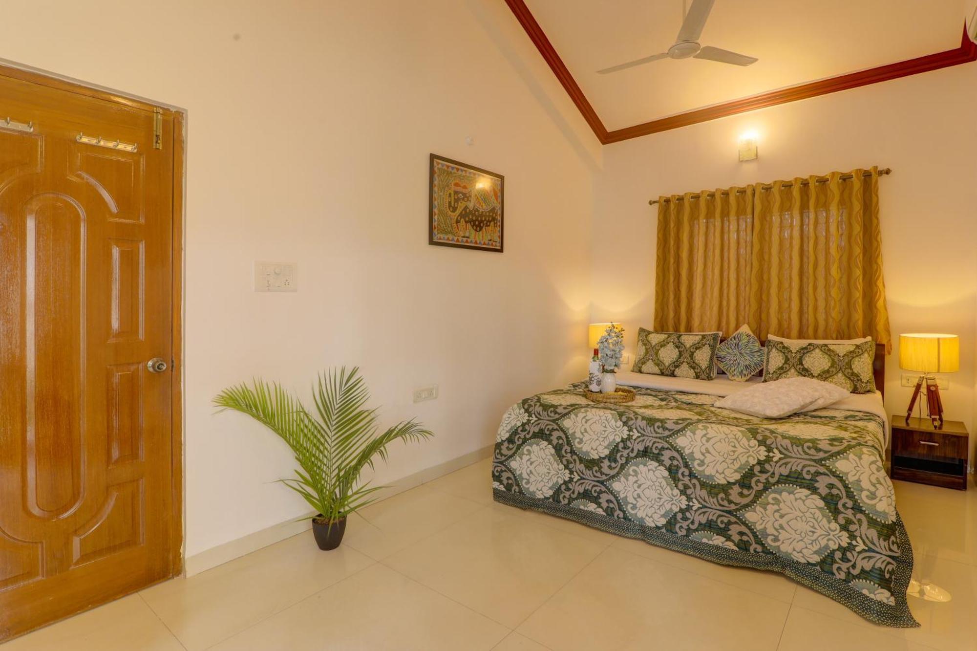 Jaqk Holidays - 9Bhk Villa For Big Groups, Private Pool-Wifi-Cartaker-Parking, North Goa バガ エクステリア 写真
